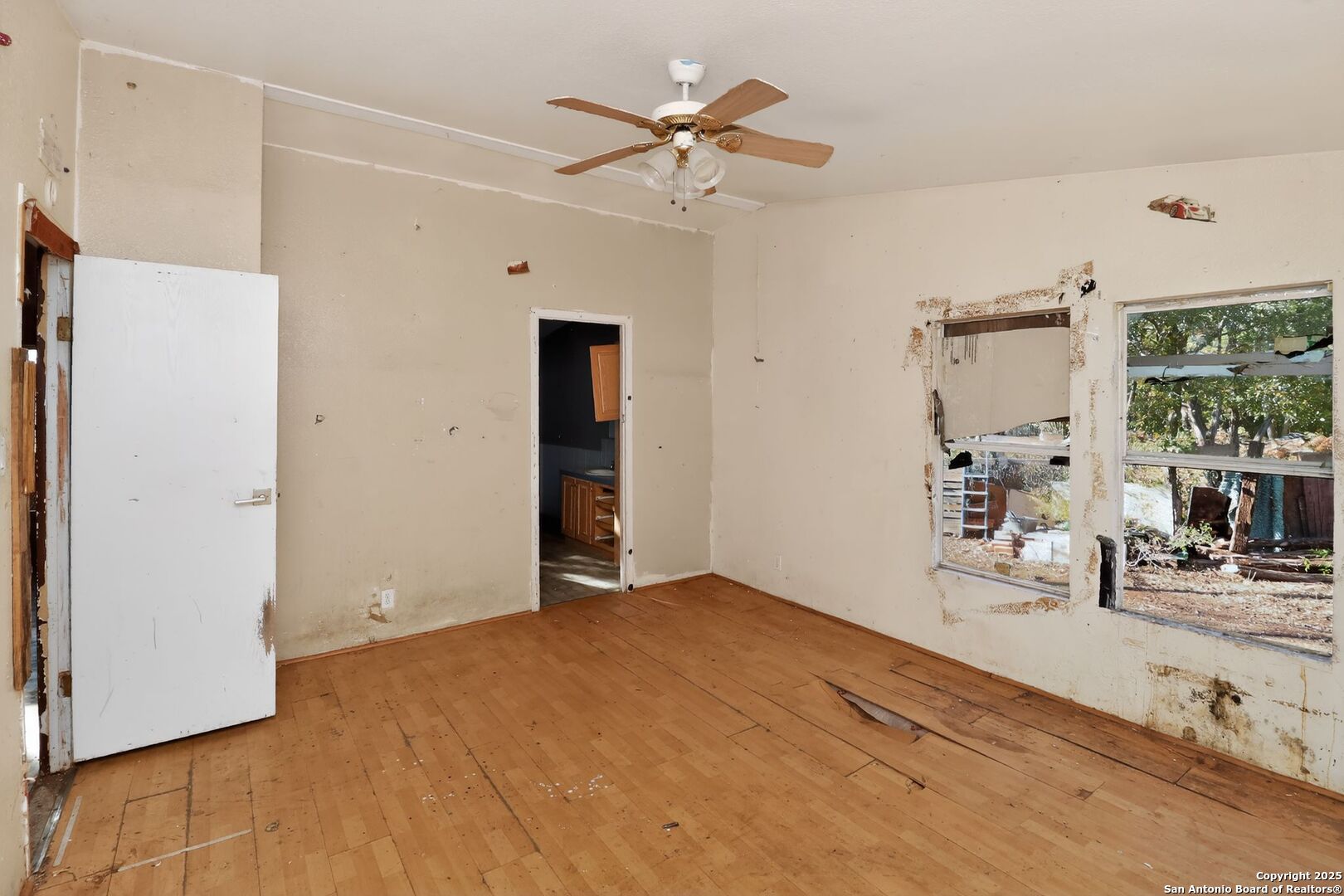 833 High Drive Spring Branch, TX 78070 - Photo 14 of 30 a view of an empty room with a window