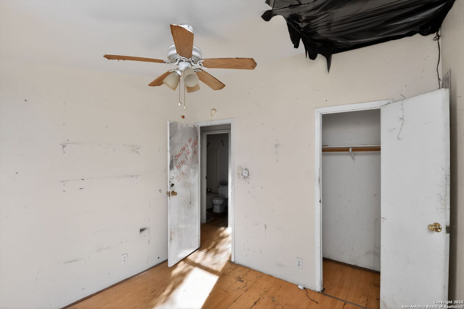 833 High Drive Spring Branch, TX 78070 - Photo 22 of 30 a view of a livingroom with wooden floor