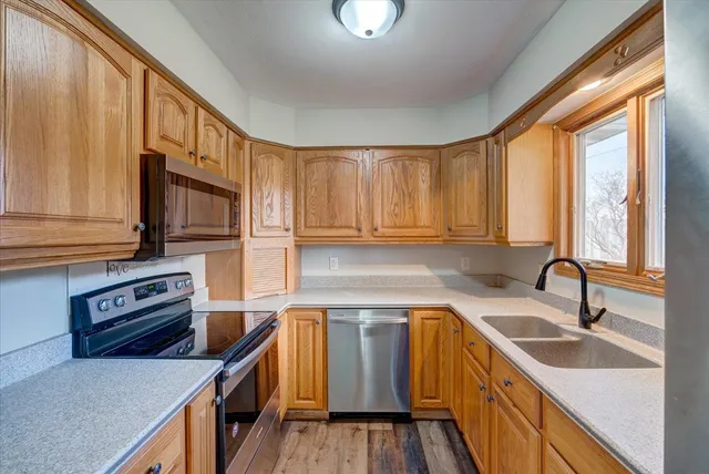 $345,000 | 505 Natchez Court, DeForest, WI 53532