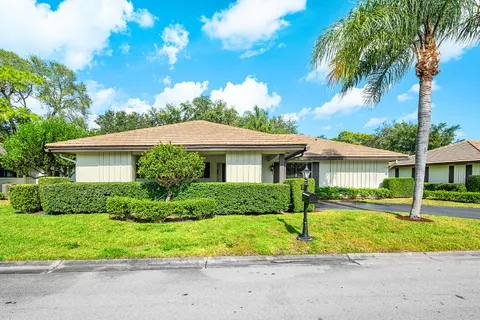 $589,900 | 481 Forestview Drive, Atlantis, FL 33462