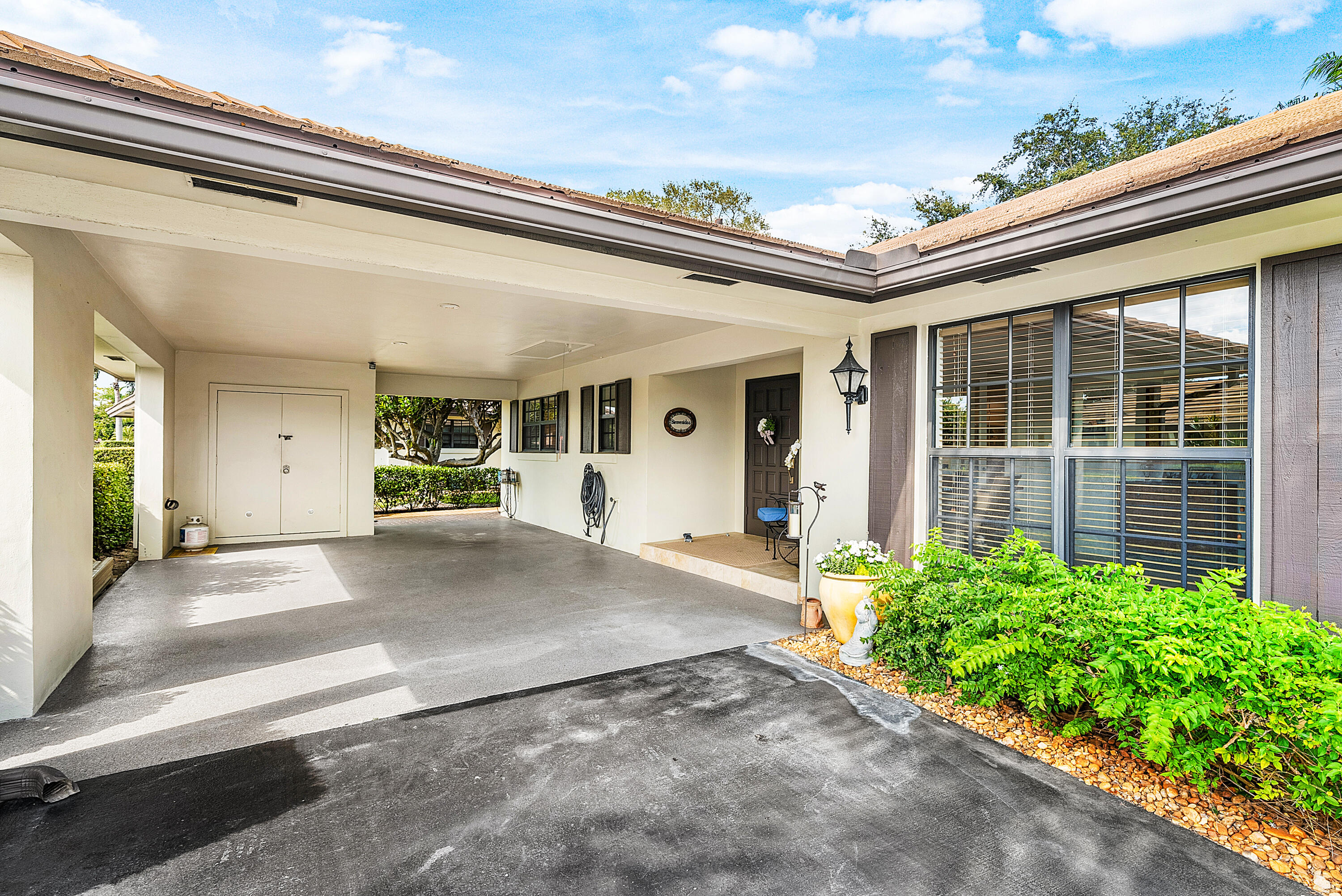 481 Forestview Drive Atlantis, FL 33462 - Photo 6 of 68 005-481ForestviewDrive-Atlantis-FL-33462