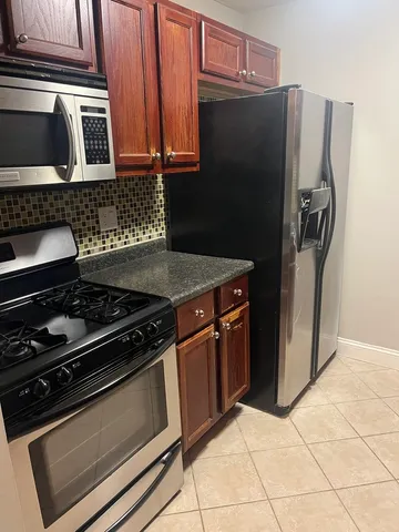 $1,425 | 9962 South 84th Terrace, Unit 301, Palos Hills, IL 60465