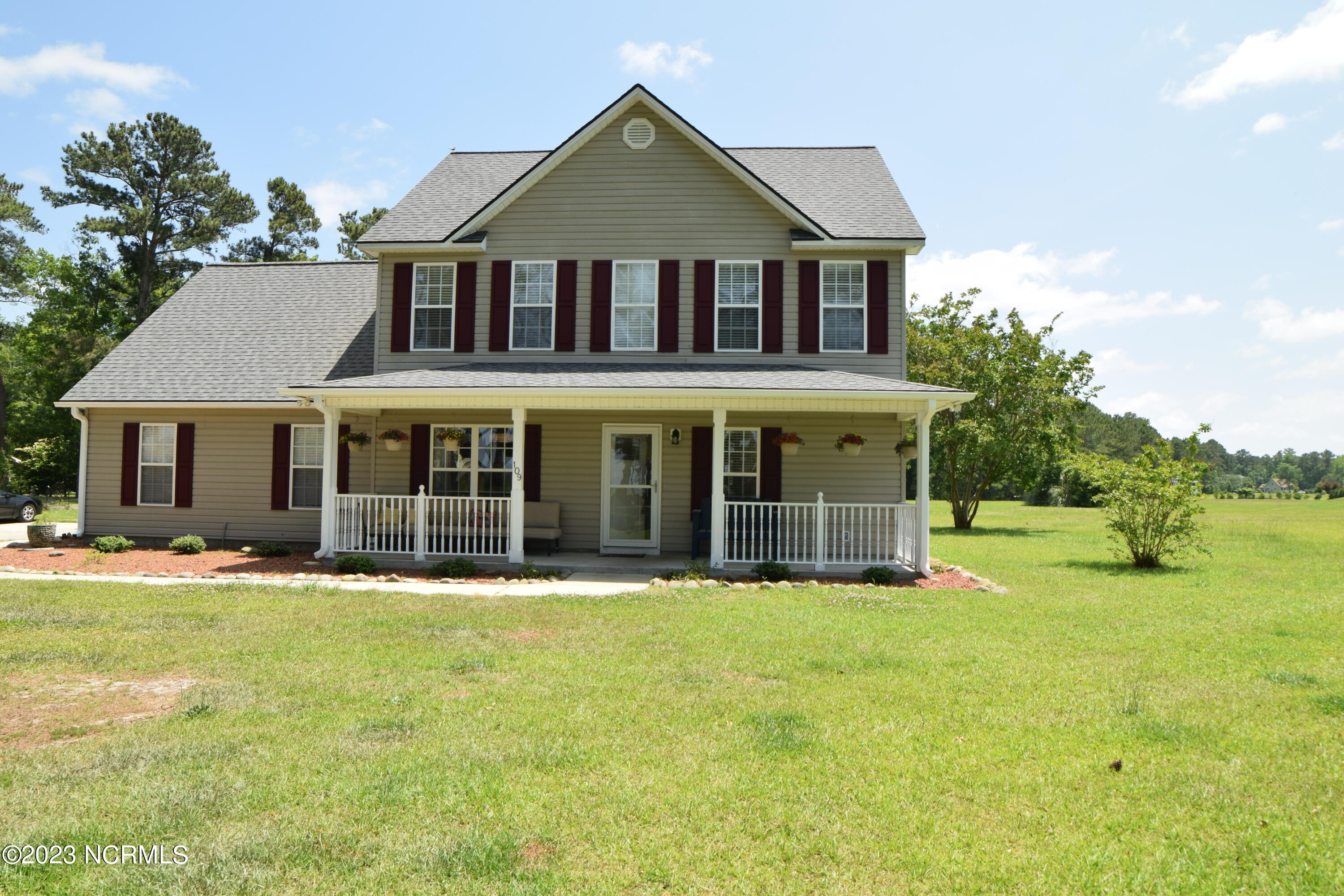 109 Moores Farm Road Havelock, NC 28532 - Photo 2 of 32 front porch