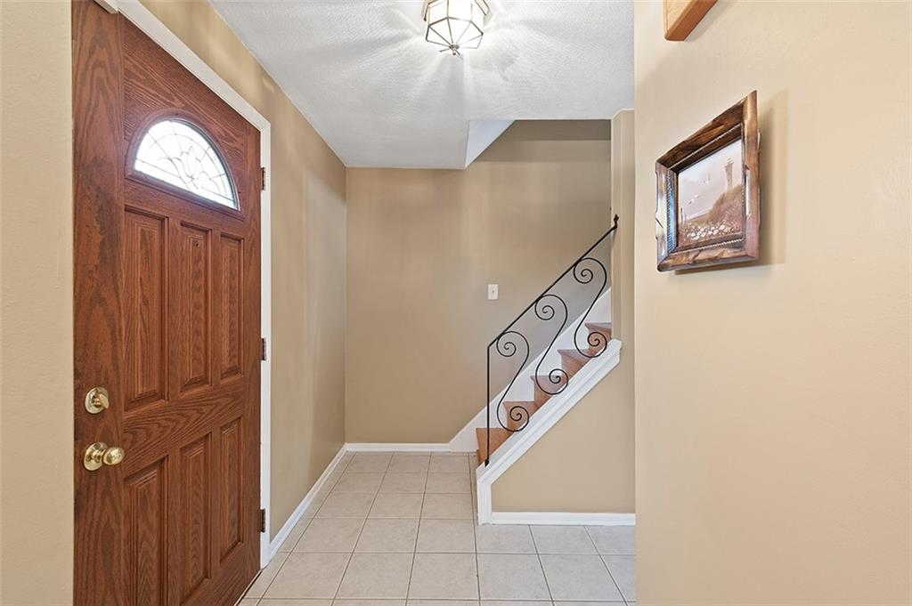 3128 Willett Road Pittsburgh, PA 15227 - Photo 3 of 24 Gallery Image 3