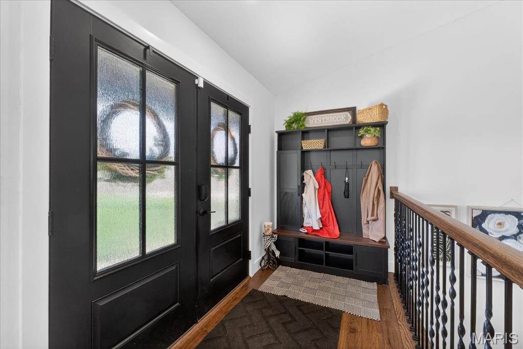 8104 Brickyard Hill Road Worden, IL 62097 - Photo 4 of 54