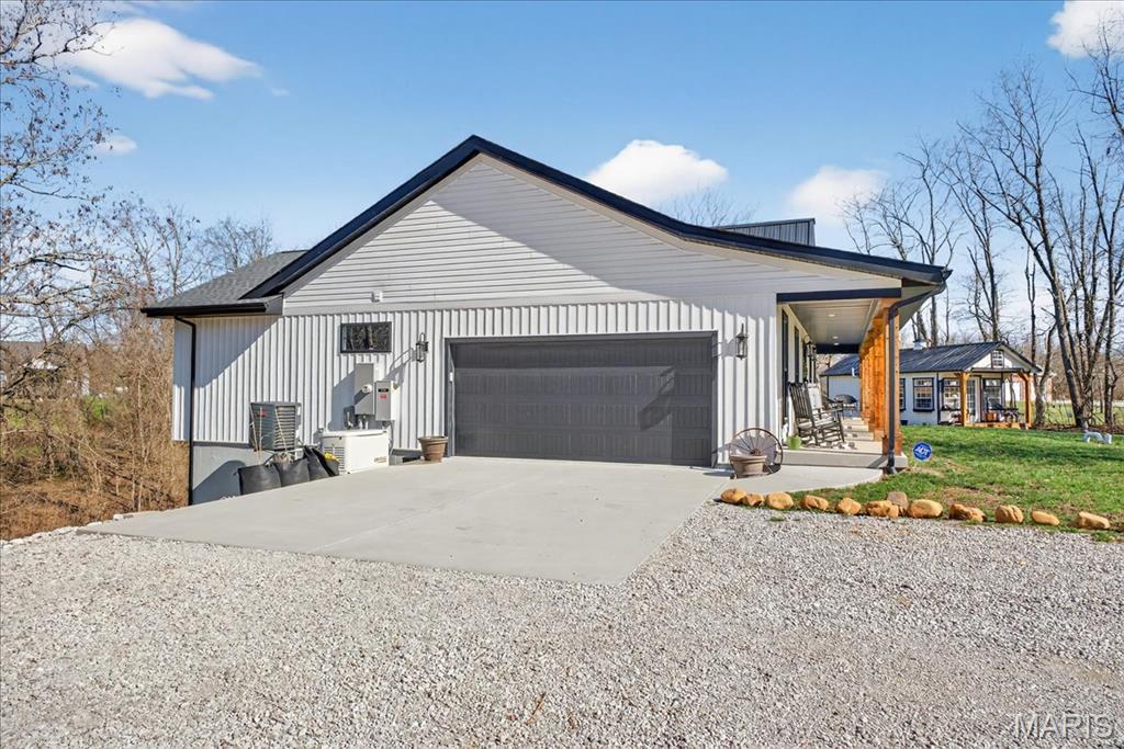 8104 Brickyard Hill Road Worden, IL 62097 - Photo 47 of 54