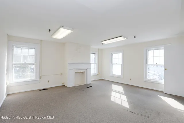 $2,200 | 159 Green Street, Unit 3, Kingston, NY 12401