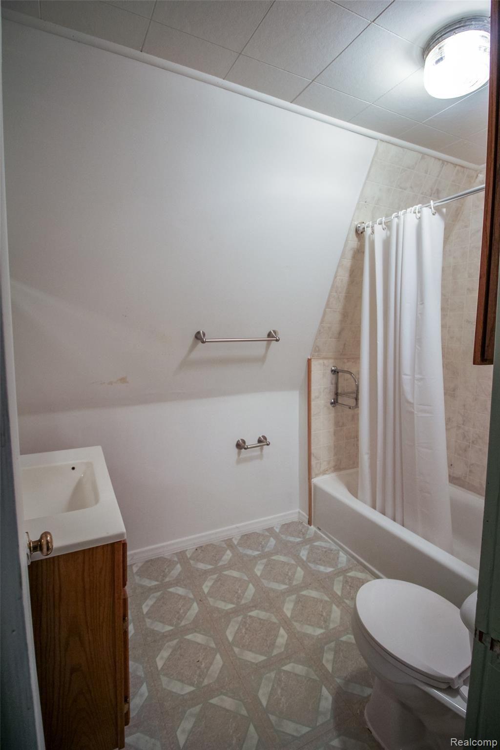 8517 North Seymour Road Flushing, MI 48433 - Photo 22 of 26 22.JPG