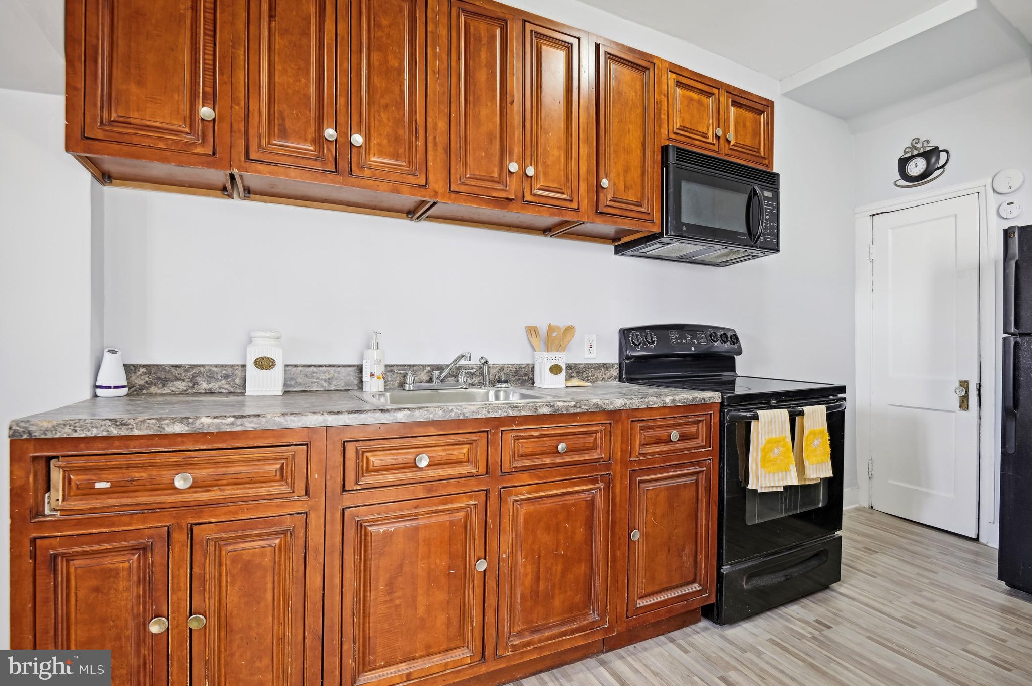 2827 Sunset Drive Baltimore, MD 21223 - Photo 8 of 18 Kitchen