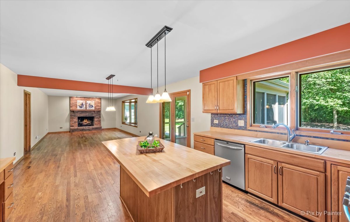 3001 Turnberry Road St. Charles, IL 60174 - Photo 13 of 46 a kitchen with sink and refrigerator