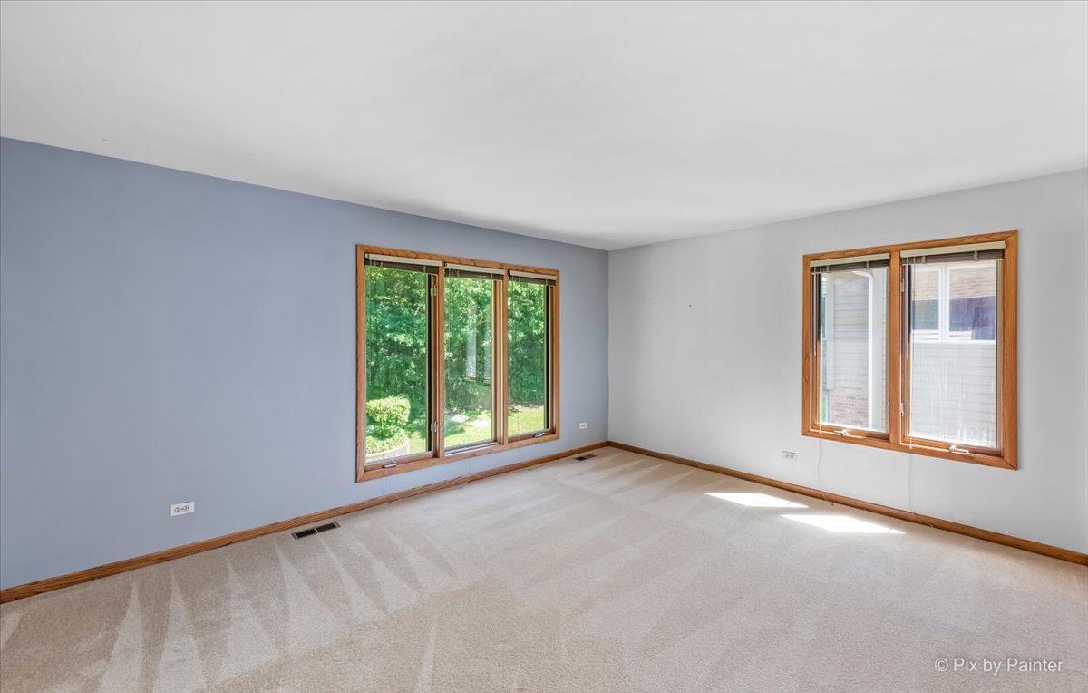 3001 Turnberry Road St. Charles, IL 60174 - Photo 33 of 46 a view of an empty room with a window