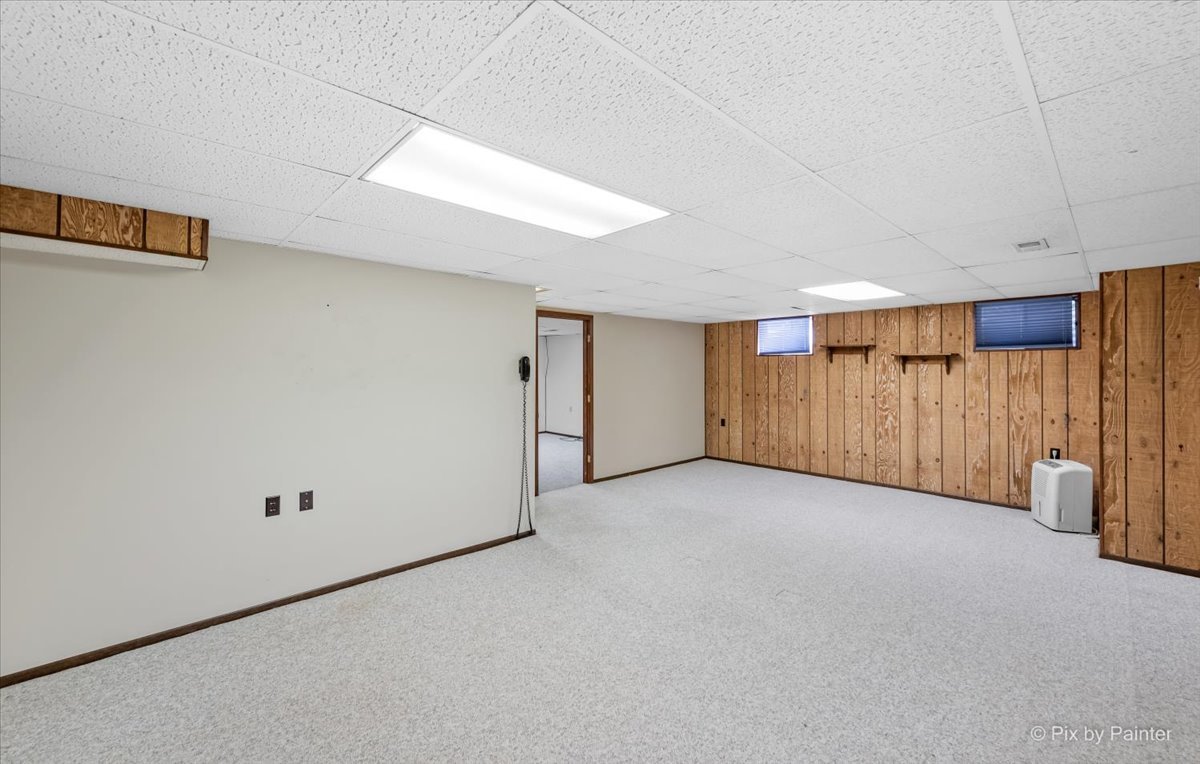 3001 Turnberry Road St. Charles, IL 60174 - Photo 37 of 46 a view of an empty room with a window