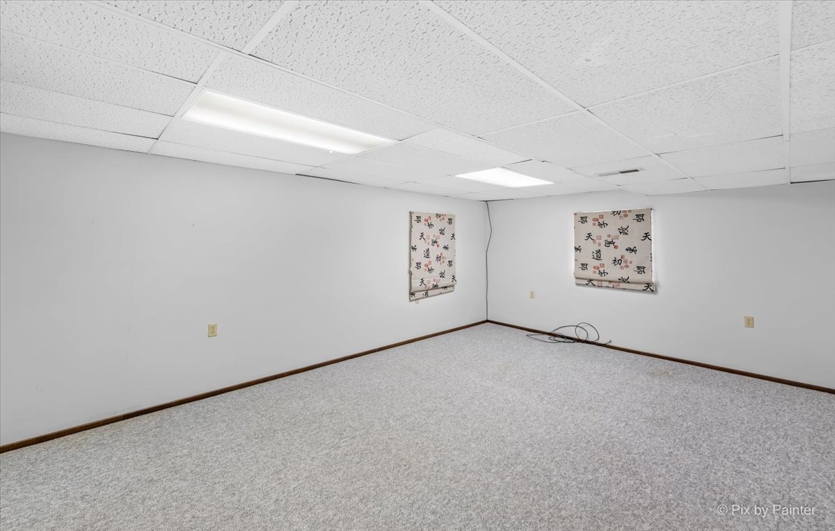 3001 Turnberry Road St. Charles, IL 60174 - Photo 38 of 46 a view of an empty room