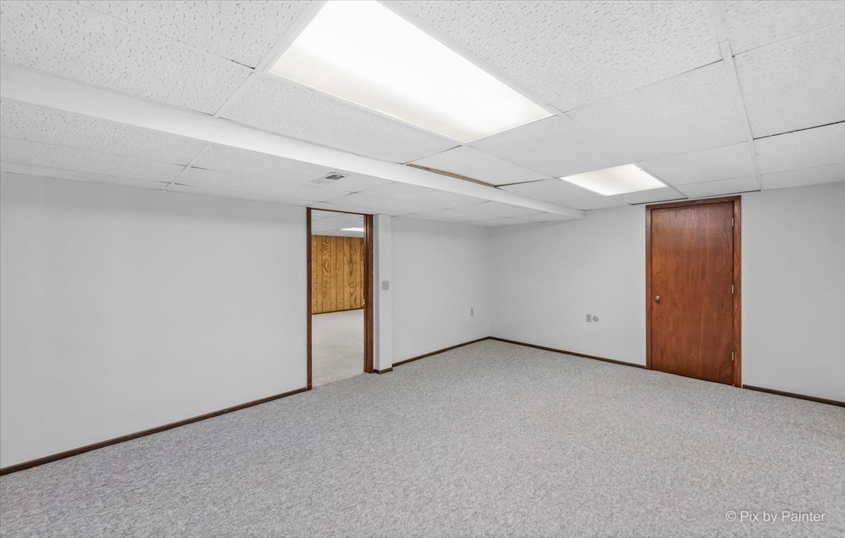 3001 Turnberry Road St. Charles, IL 60174 - Photo 39 of 46 a view of an empty room