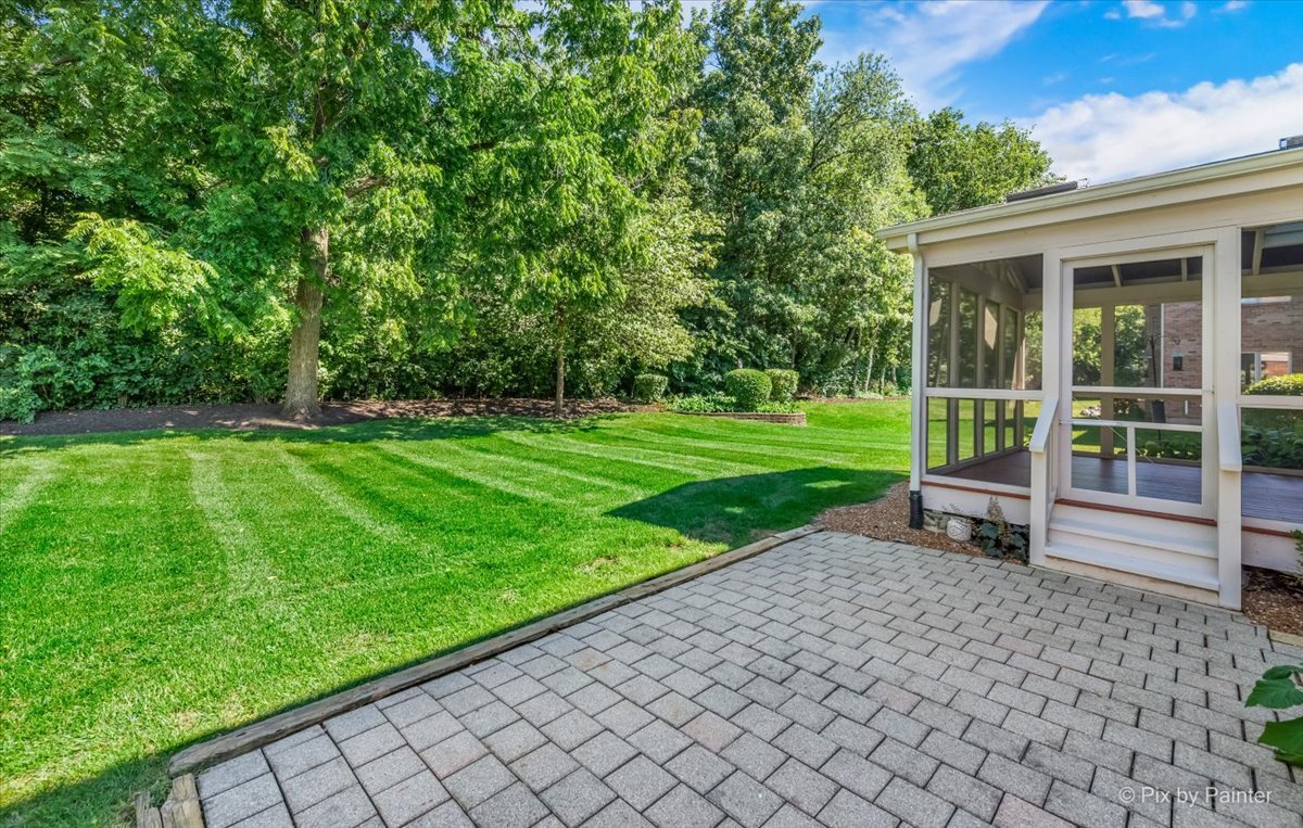 3001 Turnberry Road St. Charles, IL 60174 - Photo 42 of 46 a view of a park with large trees