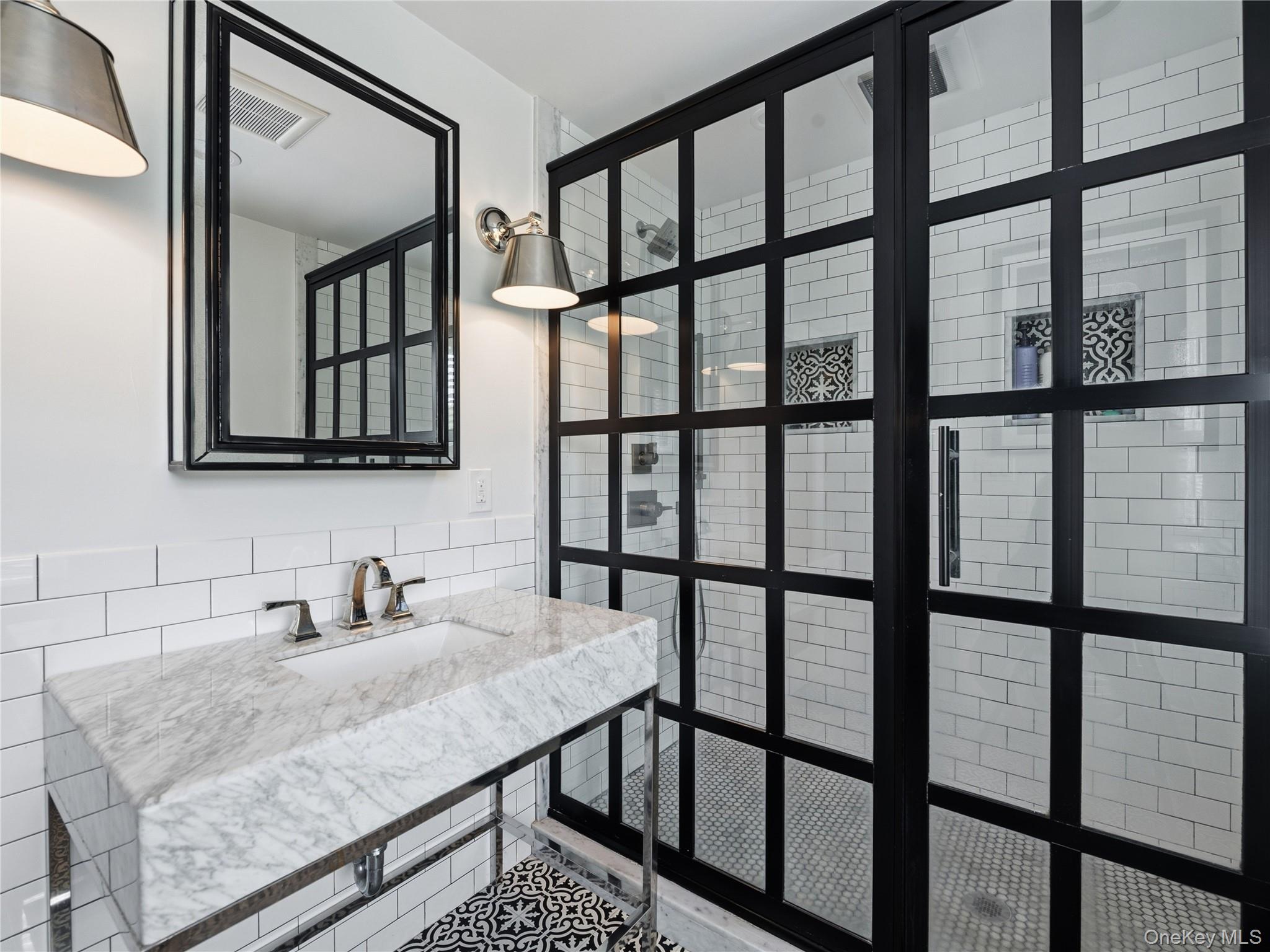 140 Remington Road Manhasset, NY 11030 - Photo 21 of 32 Gallery Image 21