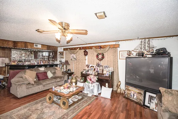 $185,000 | 534 North Vionett Lane, Texas City, TX 77591