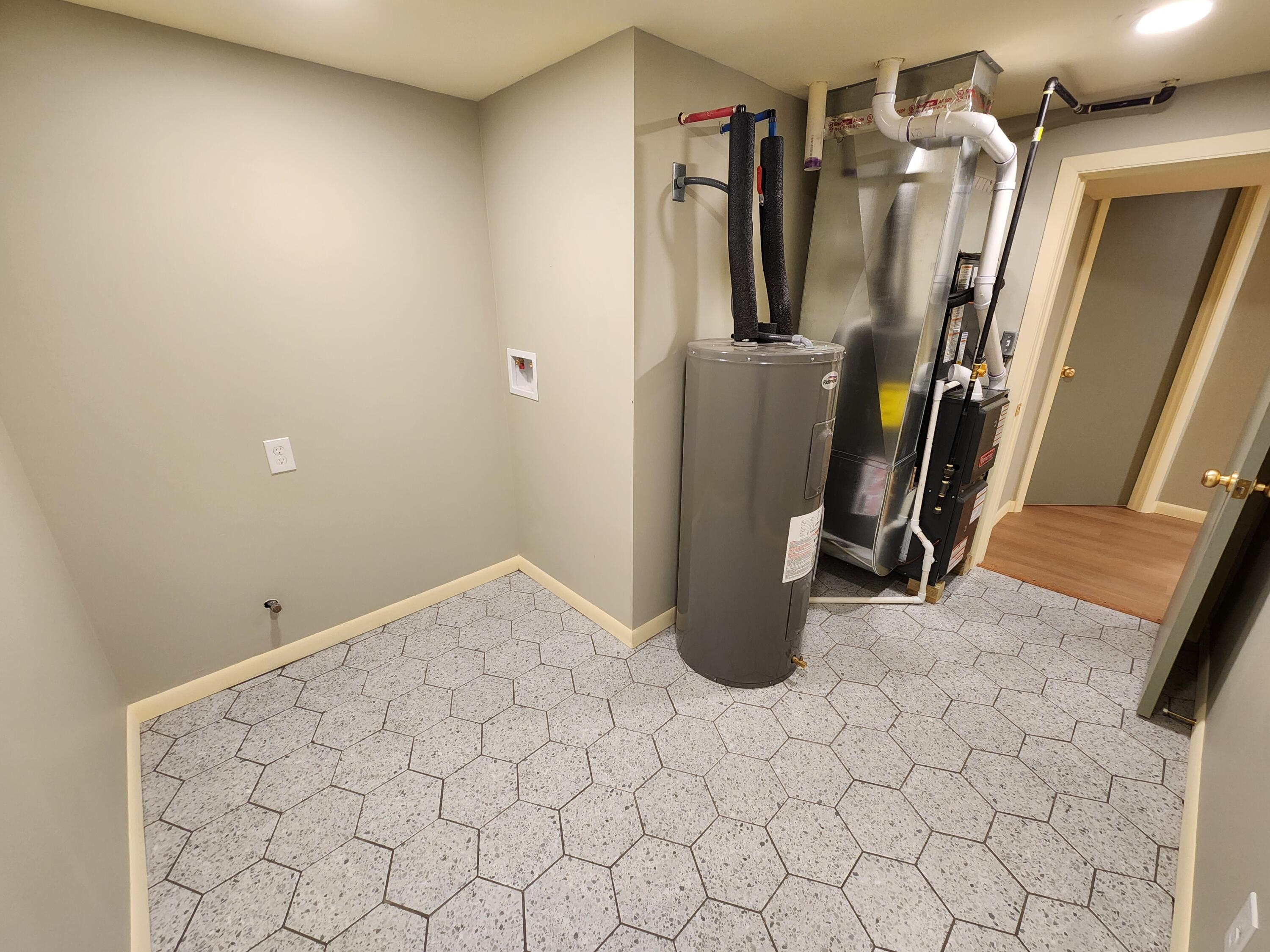 5049 Indiana Place Gary, IN 46409 - Photo 19 of 23 a view of a storage & utility room