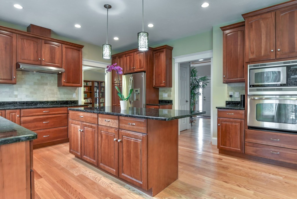 26 Overlook Road Wayland, MA 01778 - Photo 9 of 28