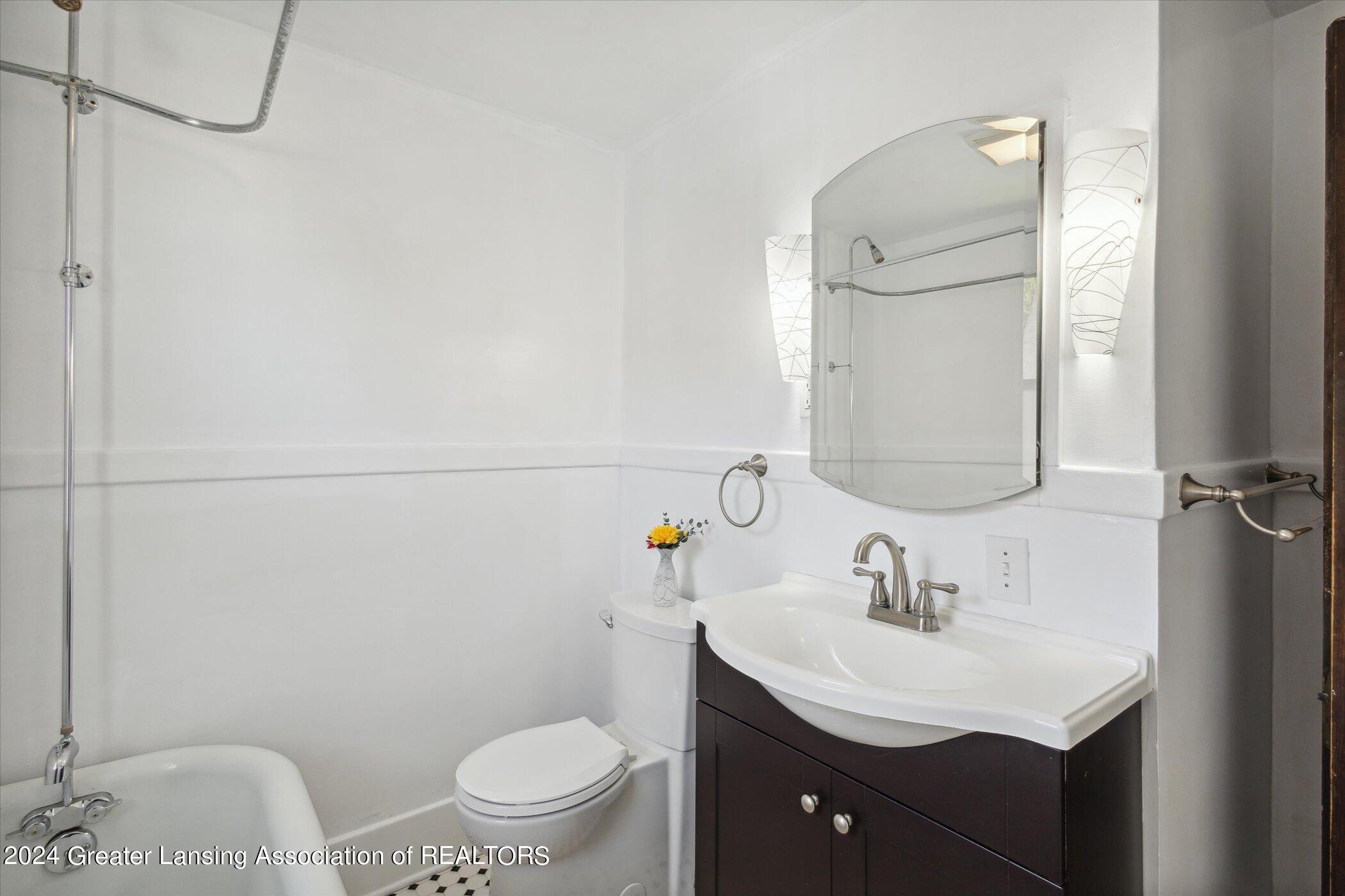 2409 Kensington Road Lansing, MI 48910 - Photo 28 of 35 26-2409-Kensington-Rd-Lansing-MI-48910-W