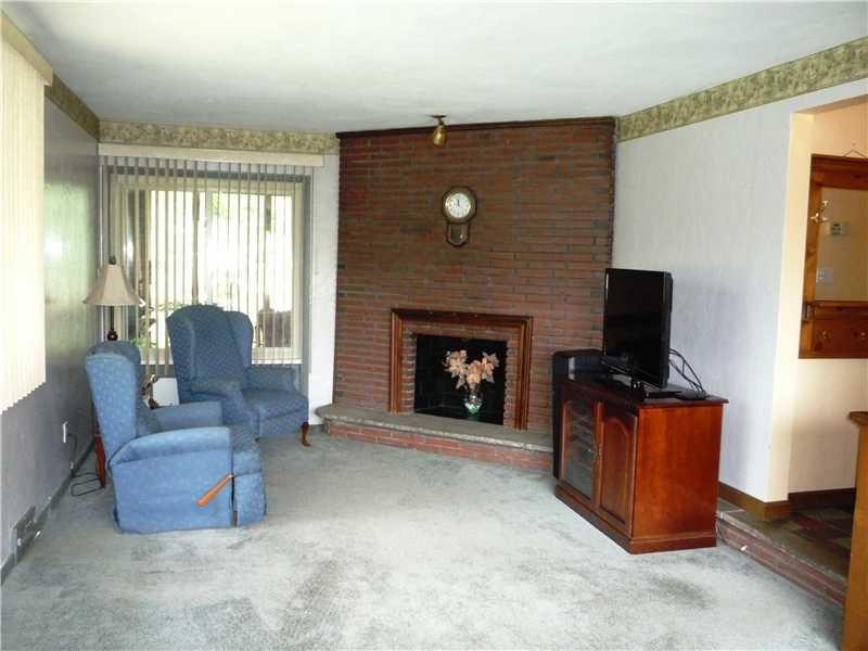 303 Dailey Road Brentwood, PA 15227 - Photo 2 of 25 Living Room.