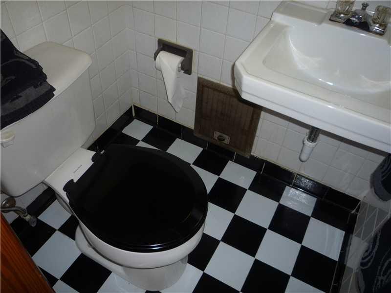 303 Dailey Road Brentwood, PA 15227 - Photo 14 of 25 Partial Bath.