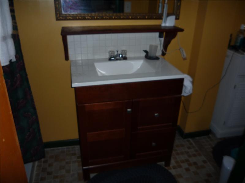 303 Dailey Road Brentwood, PA 15227 - Photo 19 of 25 Full Bath. Full bath in lower level