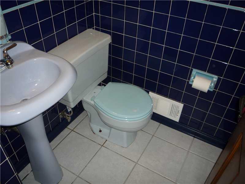 303 Dailey Road Brentwood, PA 15227 - Photo 6 of 25 Partial Bath. Located in Entry