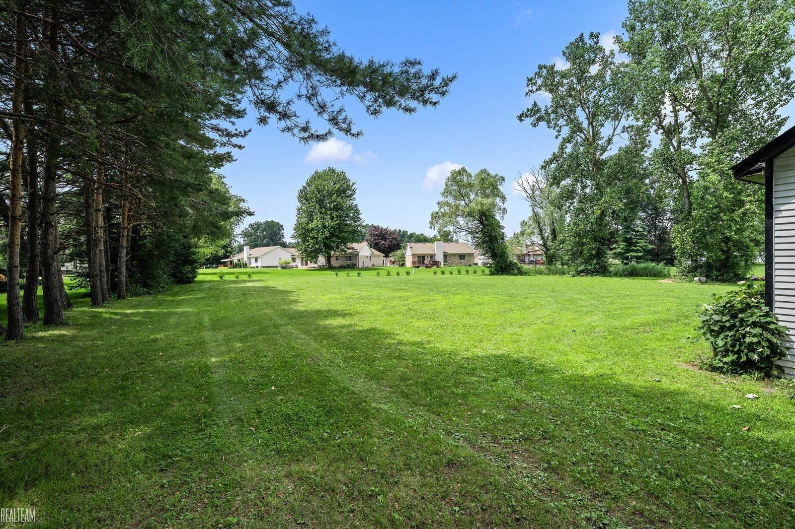 51741 Romeo Plank Road Macomb, MI 48042 - Photo 36 of 52 50116019-36.JPG