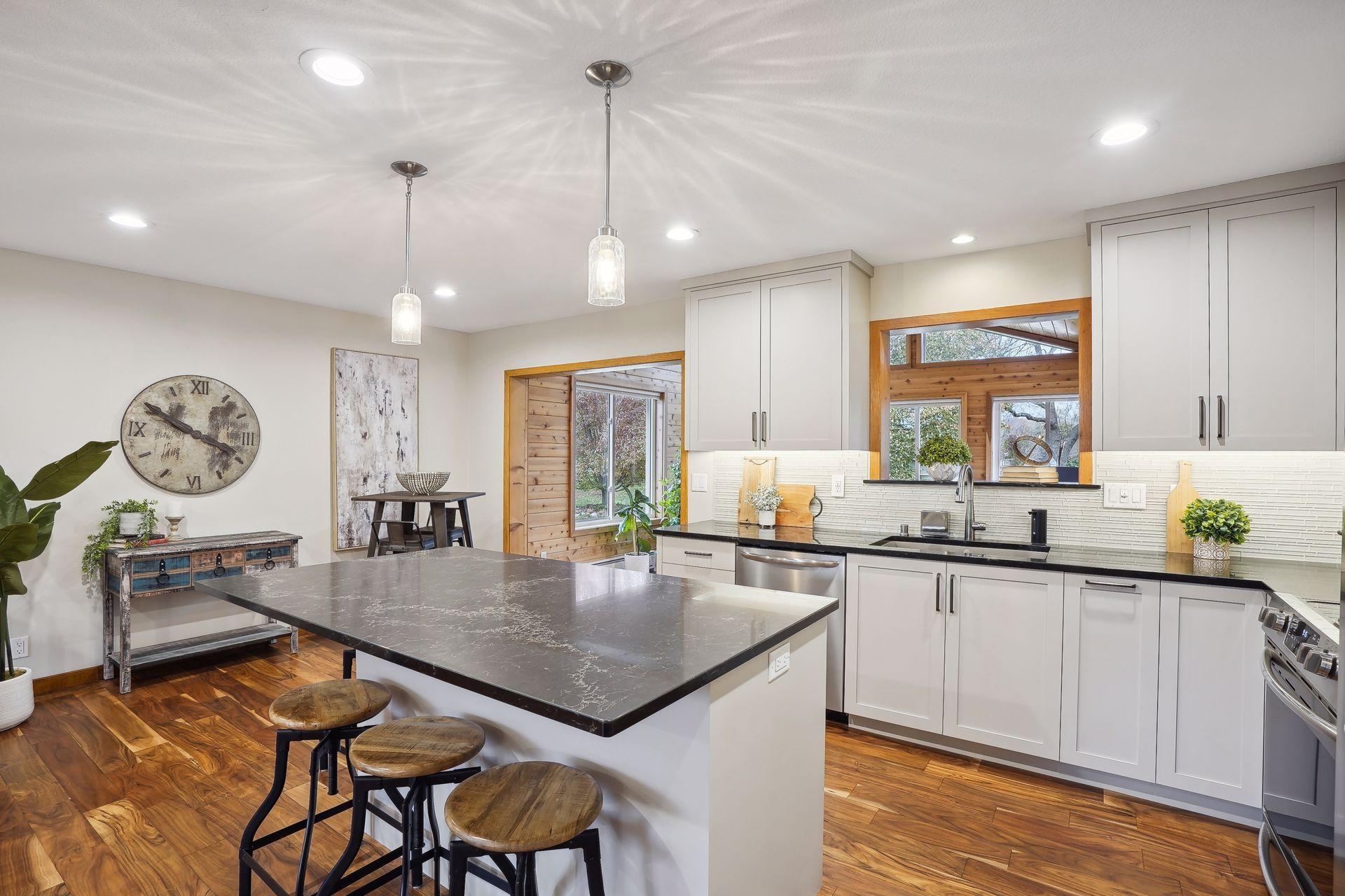 4670 Beacon Hill Road Eagan, MN 55122 - Photo 13 of 41 Gallery Image 13