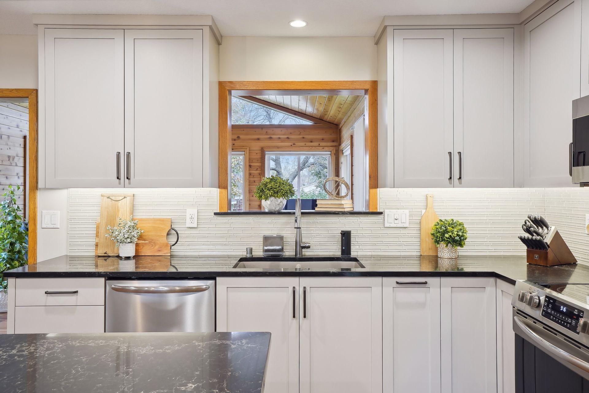 4670 Beacon Hill Road Eagan, MN 55122 - Photo 14 of 41 Gallery Image 14