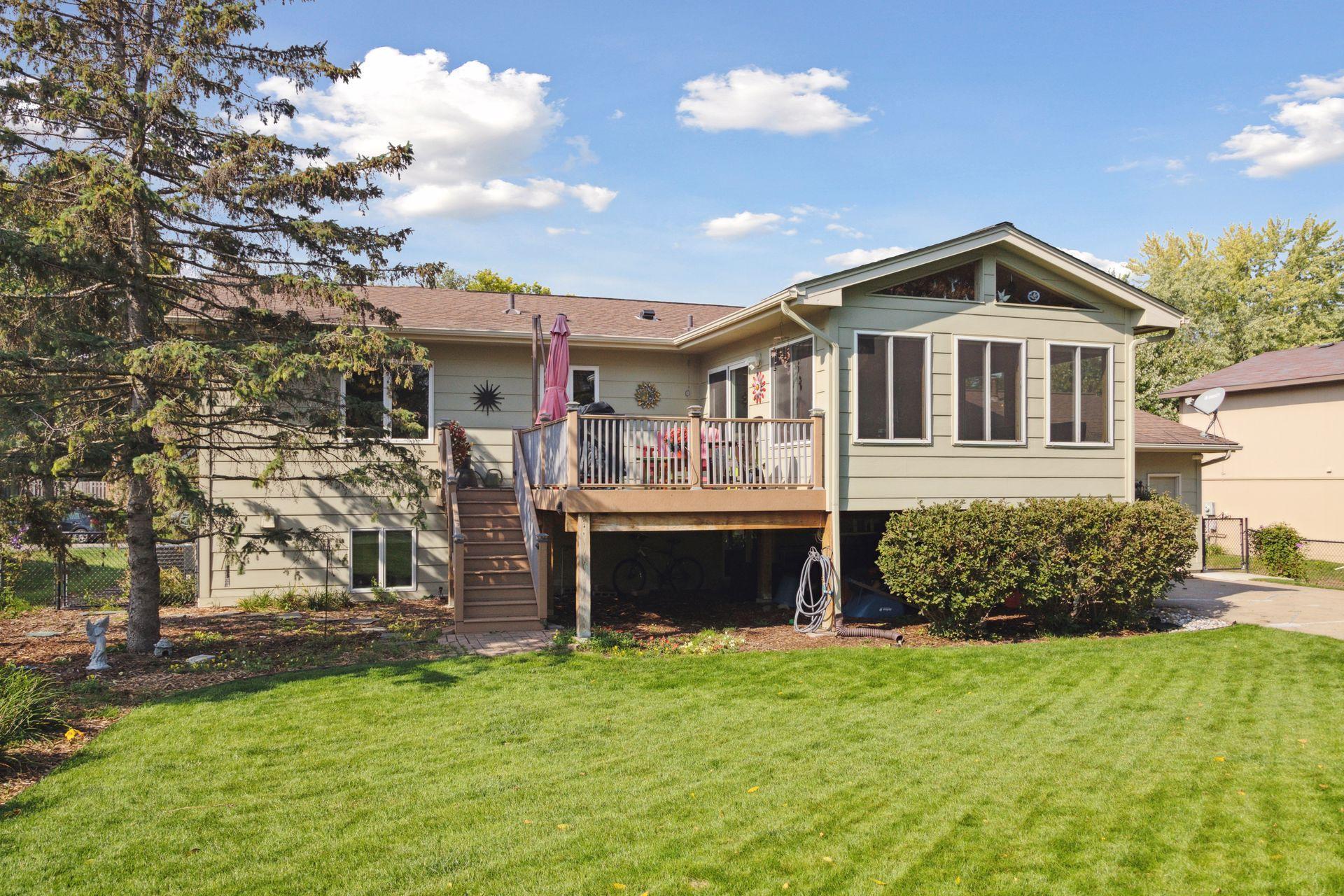 4670 Beacon Hill Road Eagan, MN 55122 - Photo 17 of 41 Gallery Image 17