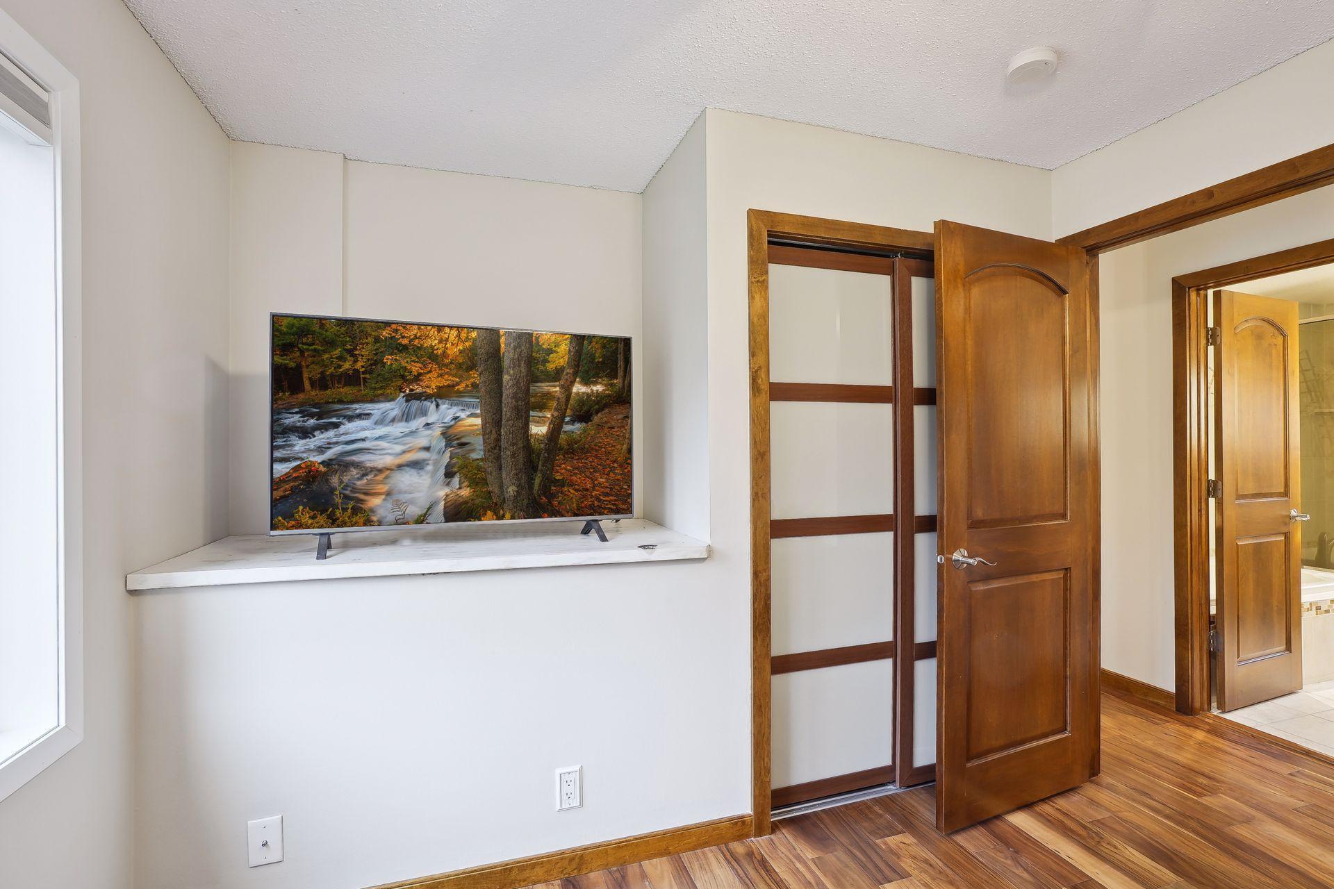 4670 Beacon Hill Road Eagan, MN 55122 - Photo 33 of 41 Gallery Image 33