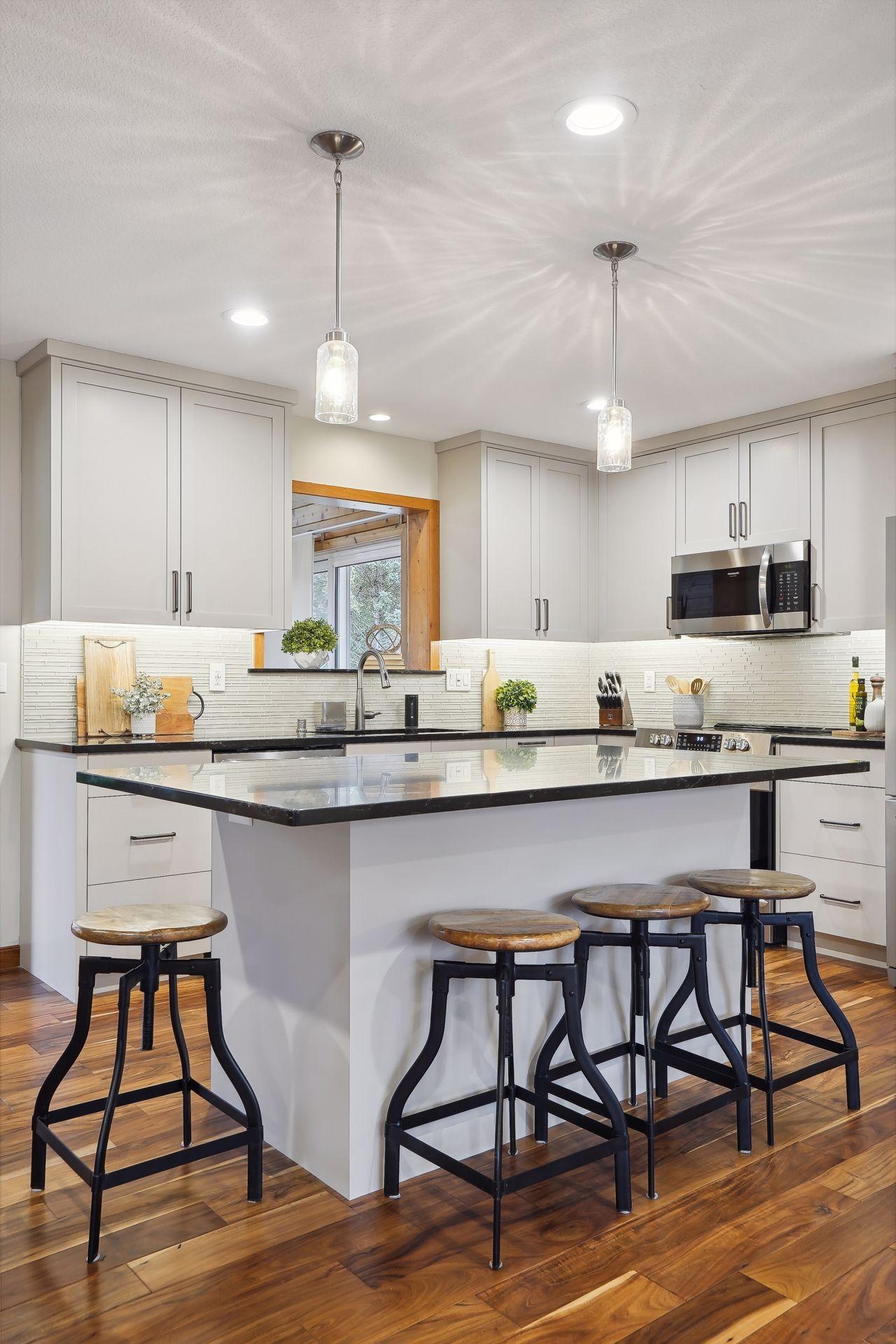 4670 Beacon Hill Road Eagan, MN 55122 - Photo 6 of 41 Gallery Image 6