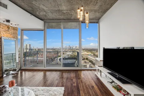 $319,900 | 5925 Almeda Road, Unit 11907, Houston, TX 77004