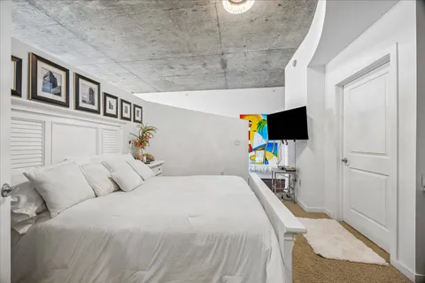 $319,900 | 5925 Almeda Road, Unit 11907, Houston, TX 77004