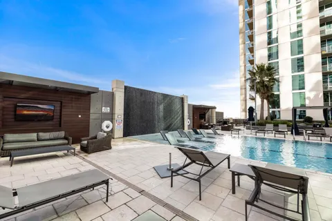 $319,900 | 5925 Almeda Road, Unit 11907, Houston, TX 77004