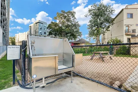 $319,900 | 5925 Almeda Road, Unit 11907, Houston, TX 77004