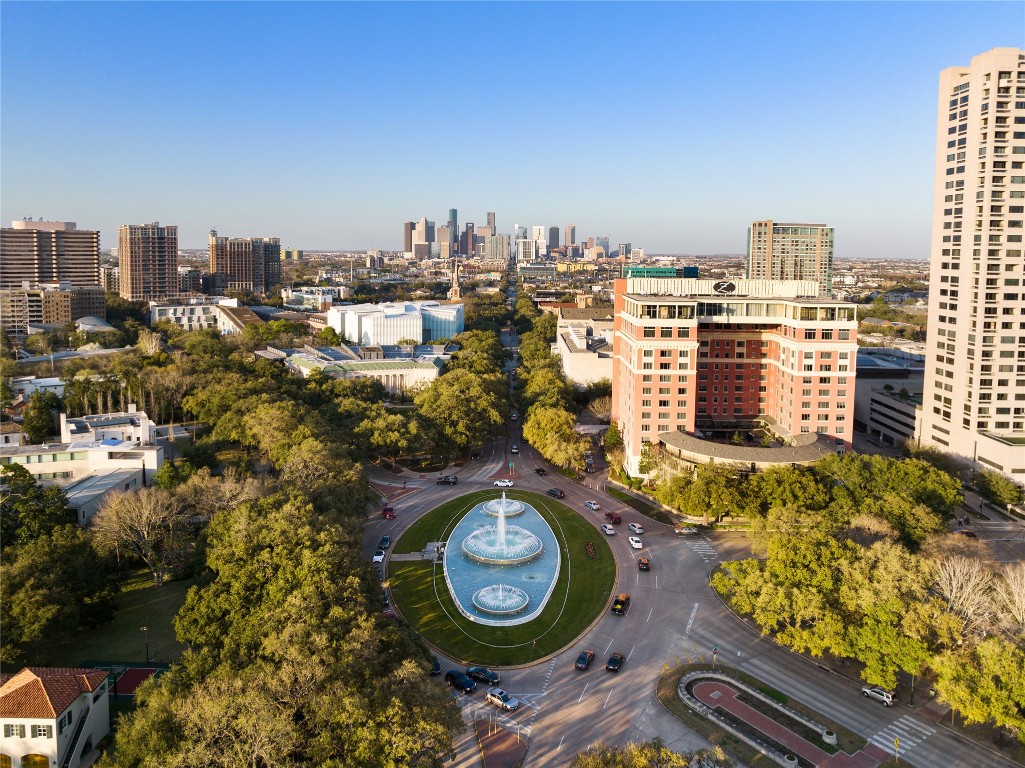 5925 Almeda Road, Unit 11907 Houston, TX 77004 - Photo 33 of 35 Hermann Park & Medical Center Views - Breathtaking aerial views of Hermann Park and the surrounding Medical Center skyline just moments from the building.