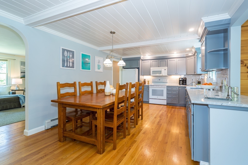 4 Colburn Street Natick, MA 01760 - Photo 8 of 37