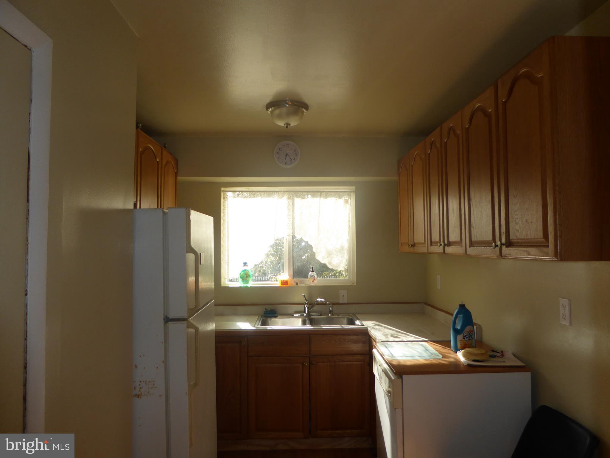 9213 Lanham Severn Road Lanham, MD 20706 - Photo 4 of 14 Kitchen