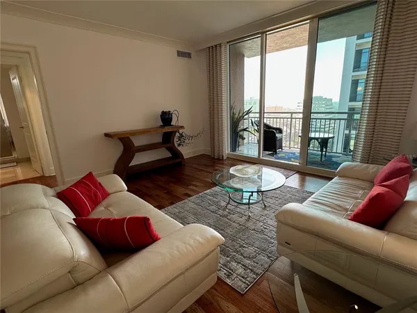 $5,500 | 1350 Main Street, Unit 1401, Sarasota, FL 34236