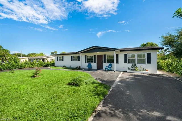 $595,000 | 3999 Guava Drive, Naples, FL 34104