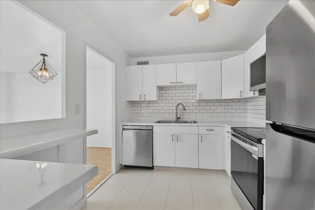 $155,000 | 6301 North Sheridan Road, Unit 22D, Chicago, IL 60660