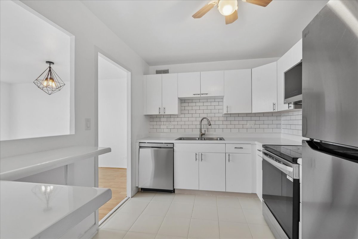 6301 North Sheridan Road, Unit 22D Chicago, IL 60660 - Photo 11 of 27