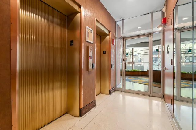 $155,000 | 6301 North Sheridan Road, Unit 22D, Chicago, IL 60660