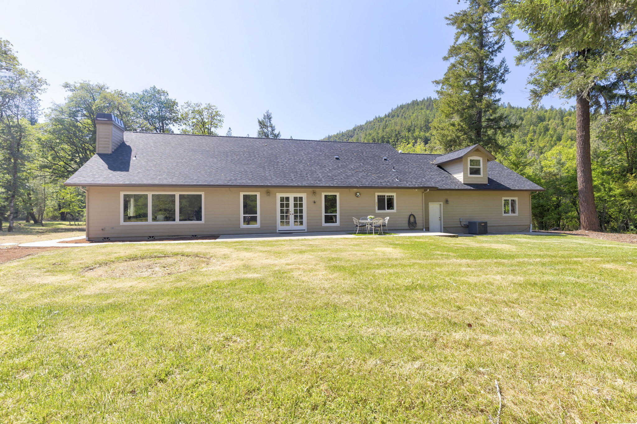 45 Marble Mountain Road Grants Pass, OR 97527 - Photo 34 of 40 Lawns with built in sprinkler systems. Room to grow.