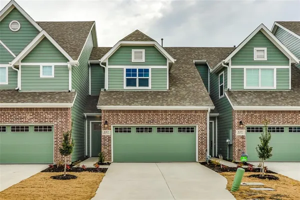 $2,300 | 613 Emily Lane, Wylie, TX 75098