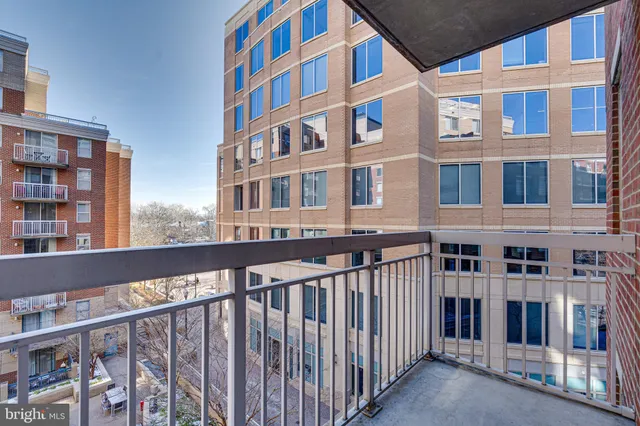 $595,000 | 3830 9th Street North, Unit 509W, Arlington, VA 22203