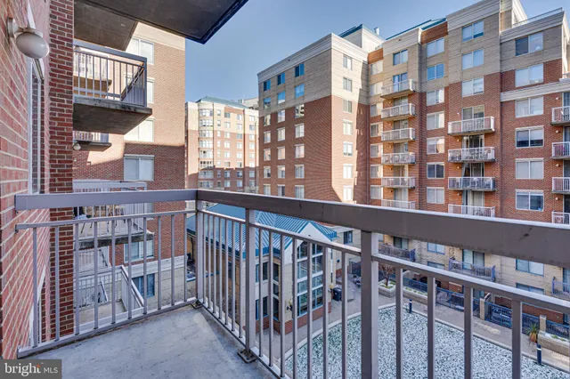 $595,000 | 3830 9th Street North, Unit 509W, Arlington, VA 22203